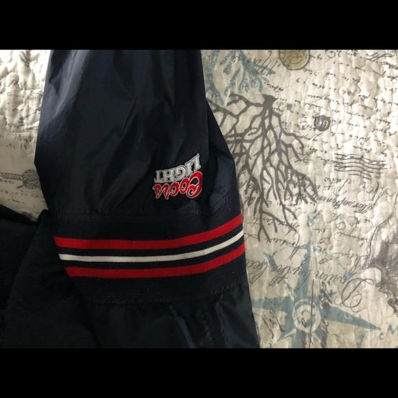 Thin pullover jacket - Picture 3 of 6